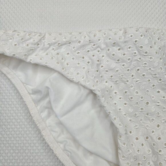 PilyQ White Eyelet Lace Bikini Bottom Womens M Swimwear New - Picture 2 of 4
